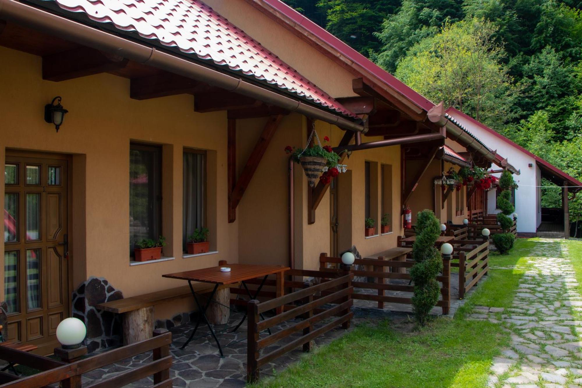 Patakmenti Panzio Spa Corund  Ngoại thất bức ảnh